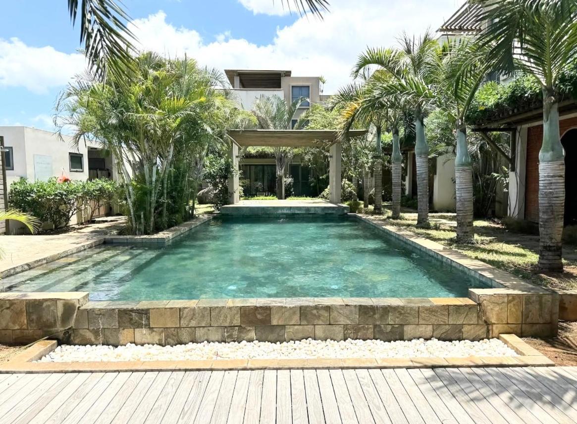 Stunning 3-Bedroom Apartment With Private Rooftop Terrace & Gorgeous Pool Flic en Flac Exterior photo