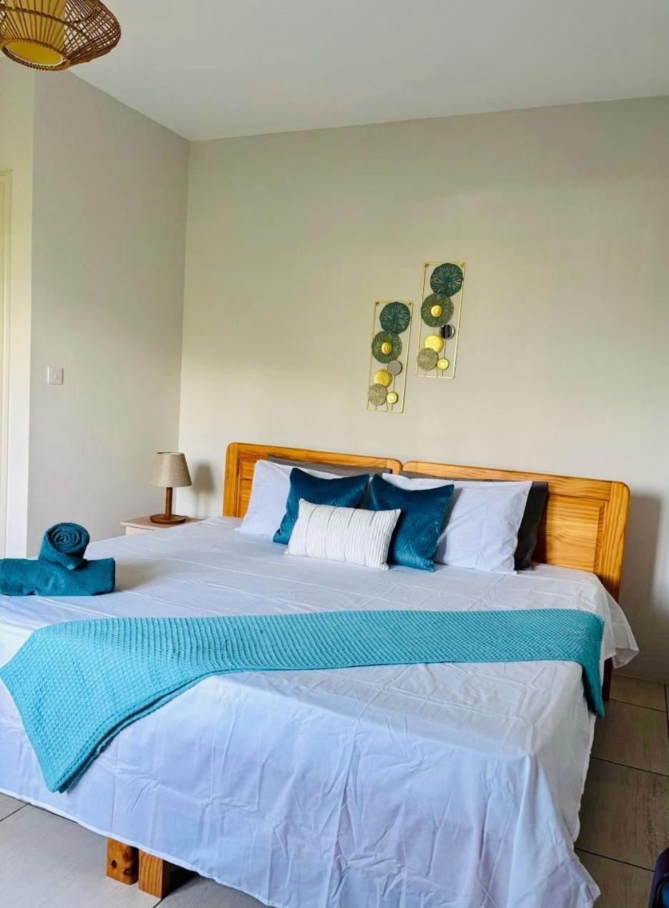 Stunning 3-Bedroom Apartment With Private Rooftop Terrace & Gorgeous Pool Flic en Flac Exterior photo